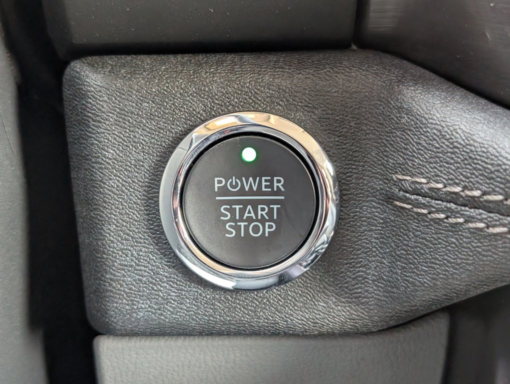 2025 Ford F-150 Lightning photo 18