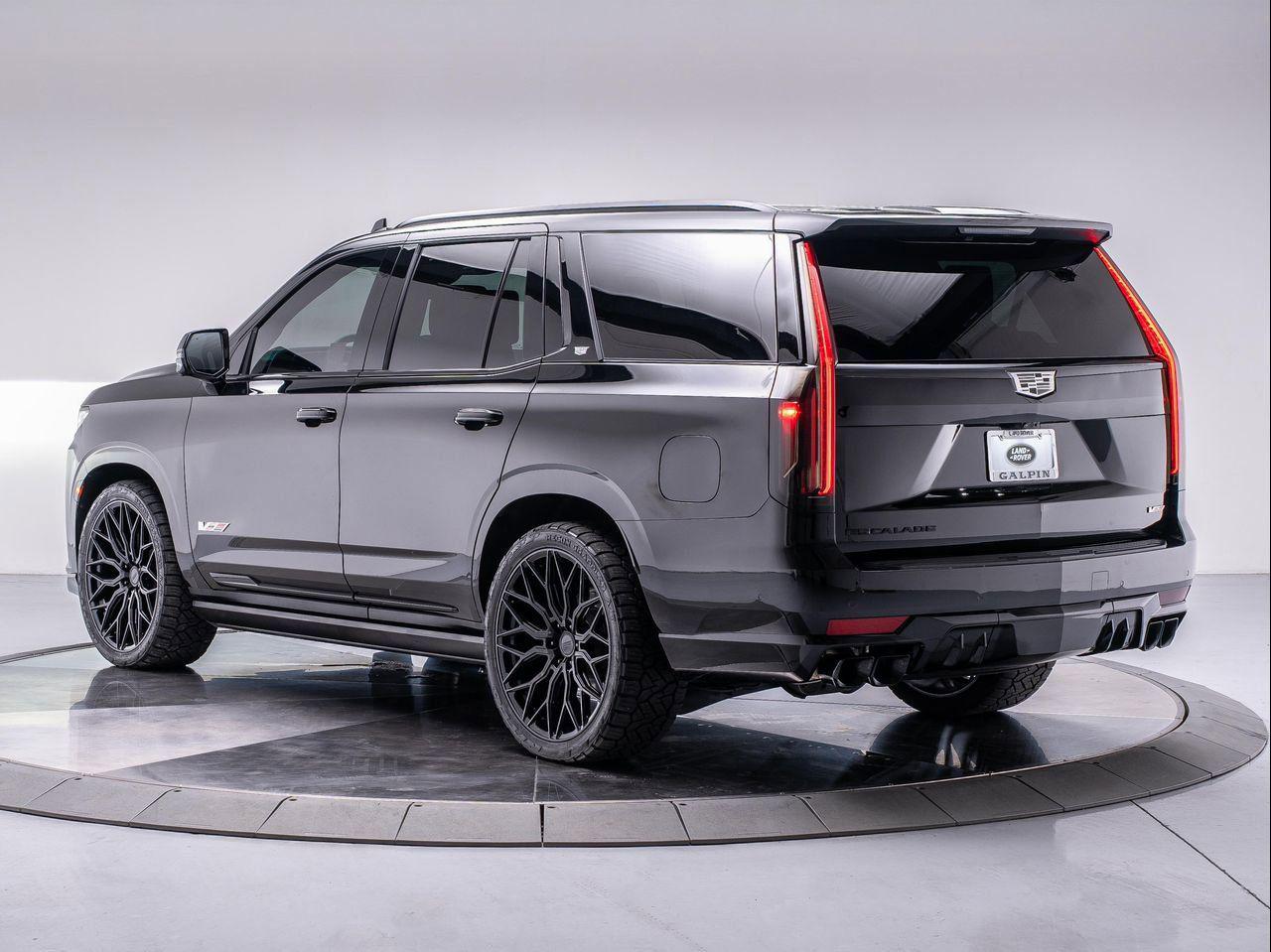 2023 Cadillac Escalade V-Series photo 6