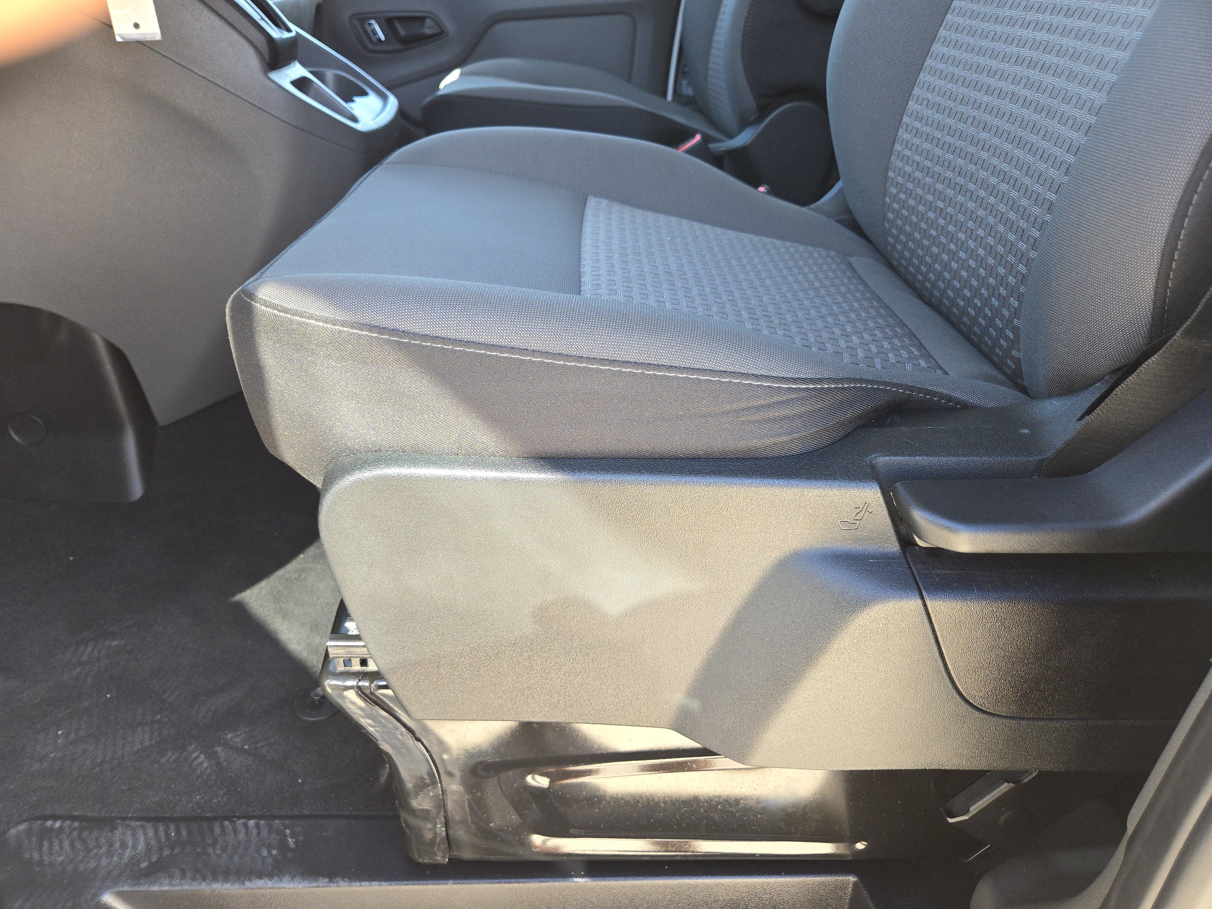 2025 Ford Transit Passenger XLT photo 18