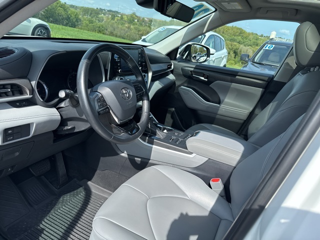 2020 Toyota Highlander XLE photo 5