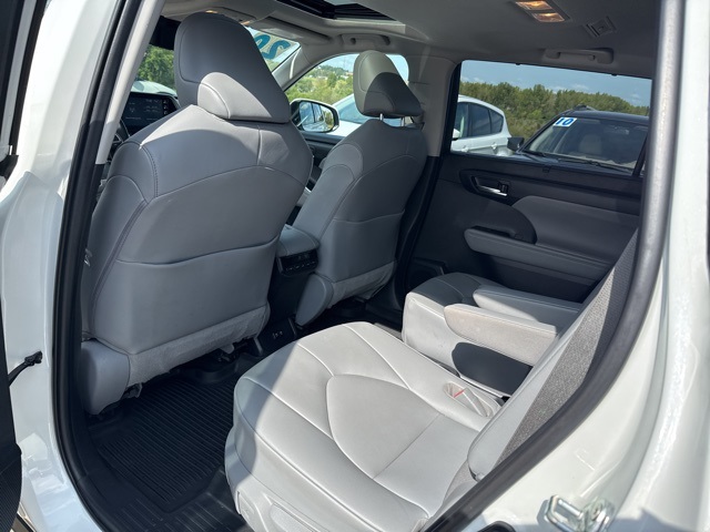 2020 Toyota Highlander XLE photo 7