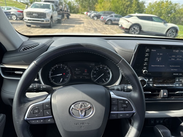 2020 Toyota Highlander XLE photo 13