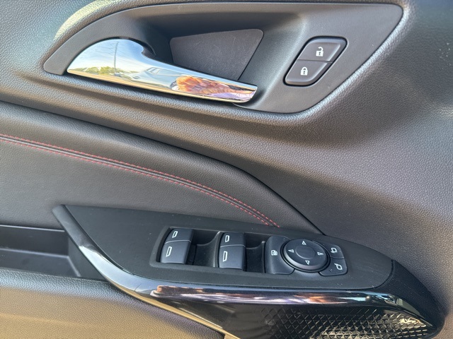 2025 Chevrolet Trax photo 17