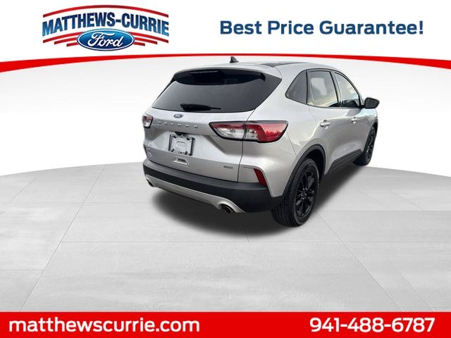 2020 Ford Escape SE Sport Hybrid photo 3