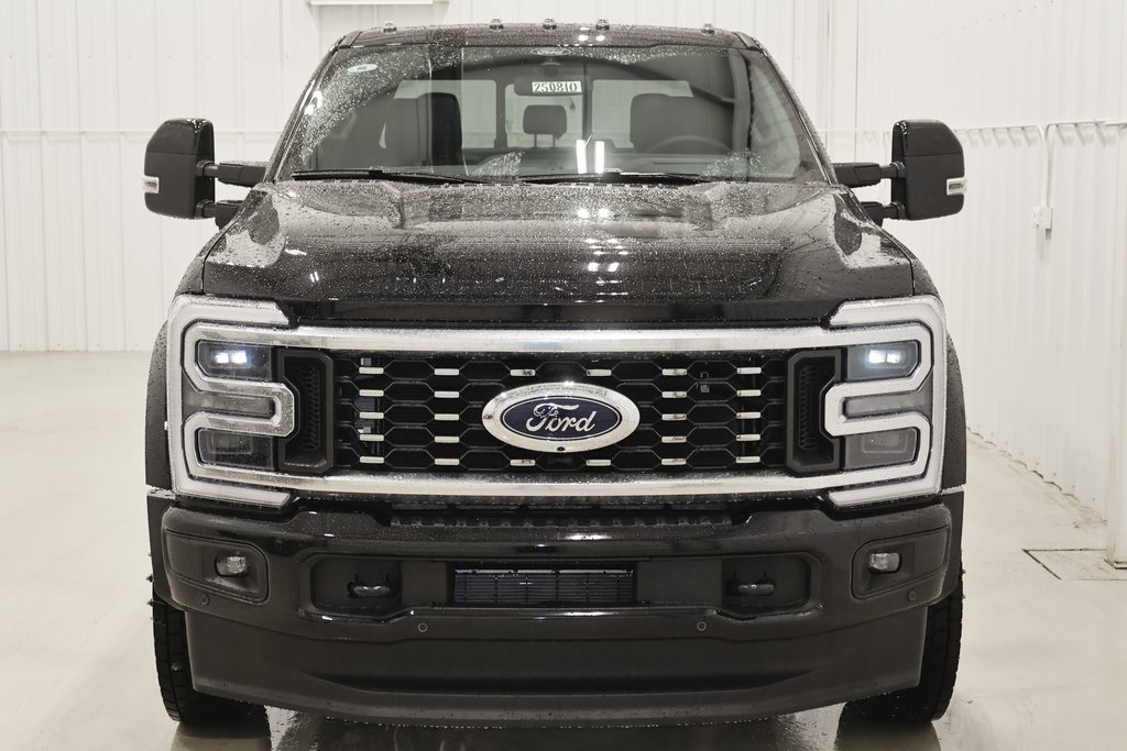 2025 Ford F-450 photo 3