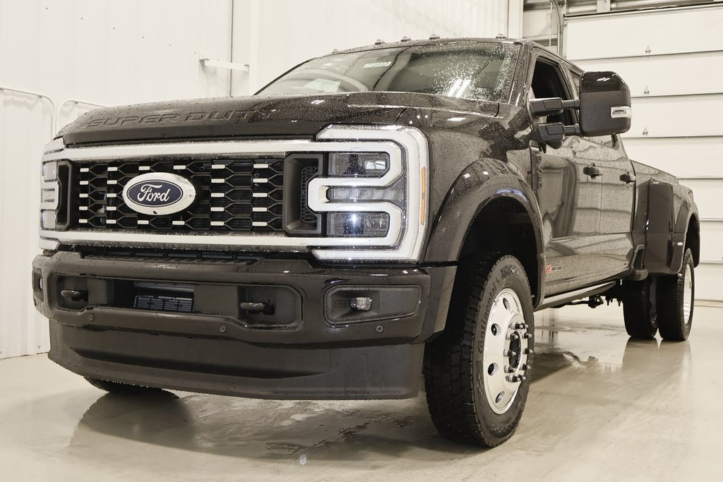 2025 Ford F-450 photo 4