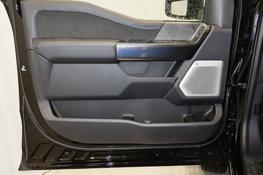 2025 Ford F-450 photo 9