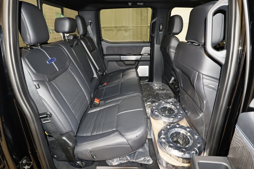 2025 Ford F-450 photo 14