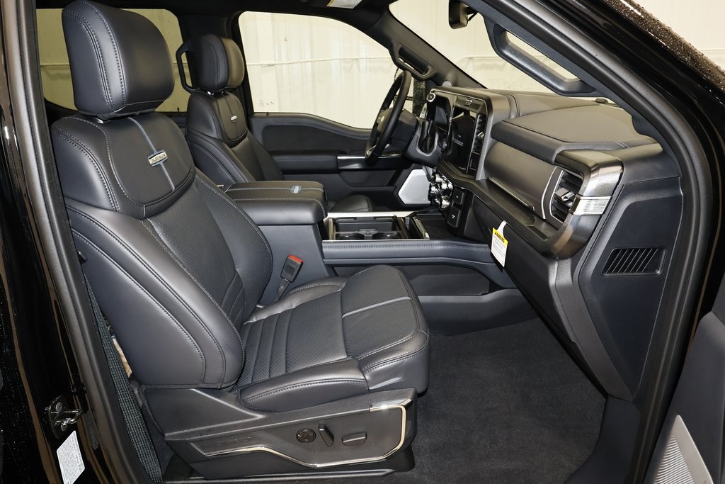 2025 Ford F-450 photo 15