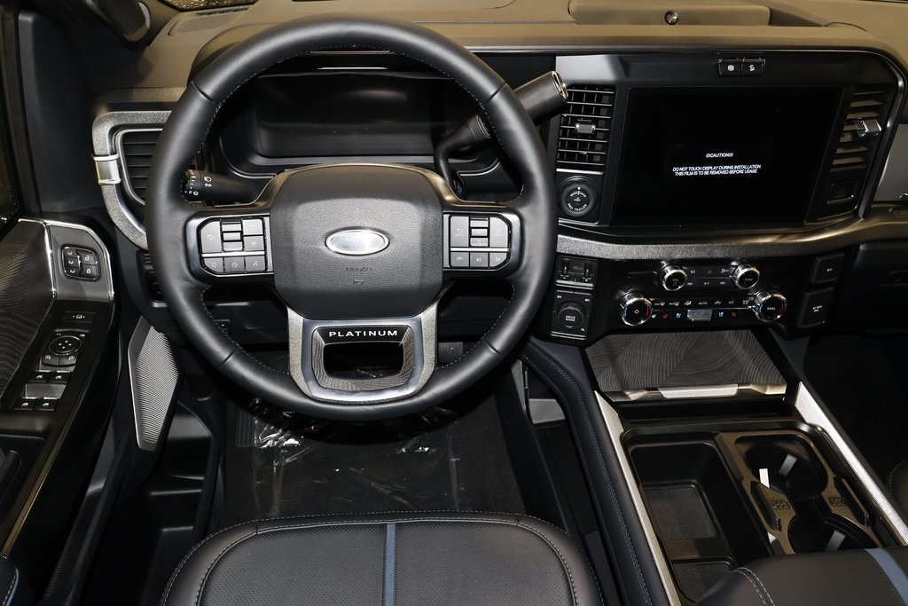 2025 Ford F-450 photo 16
