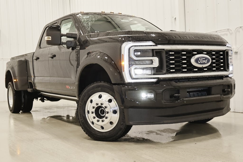 2025 Ford F-450 photo 32