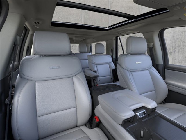2025 Ford Expedition MAX Platinum photo 9