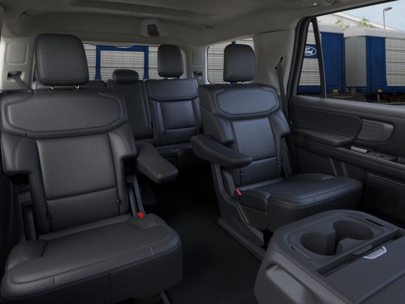 2025 Ford Expedition Platinum photo 11