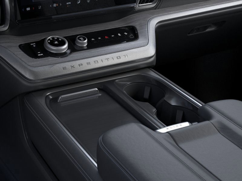 2025 Ford Expedition Platinum photo 15