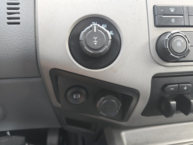 2015 Ford F-350 photo 18