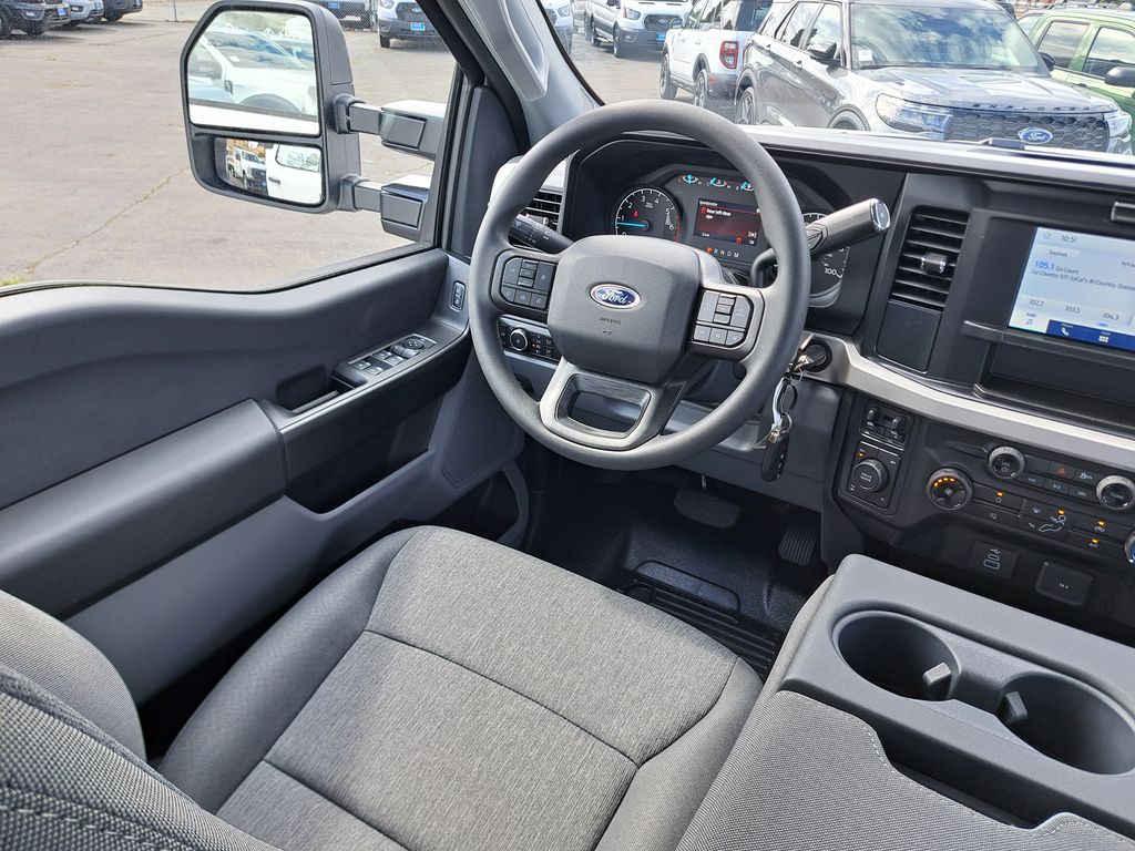 2026 Ford F-250 photo 9