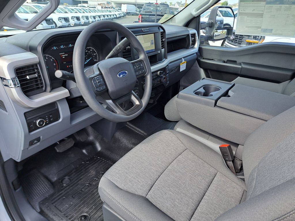 2026 Ford F-250 photo 13