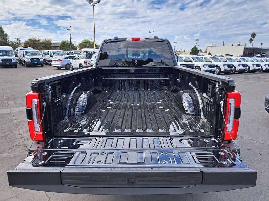 2026 Ford F-350 photo 6