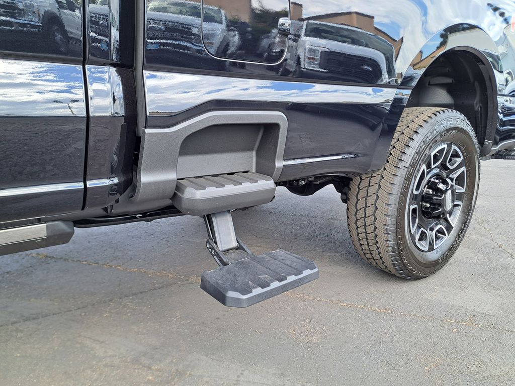 2026 Ford F-350 photo 8