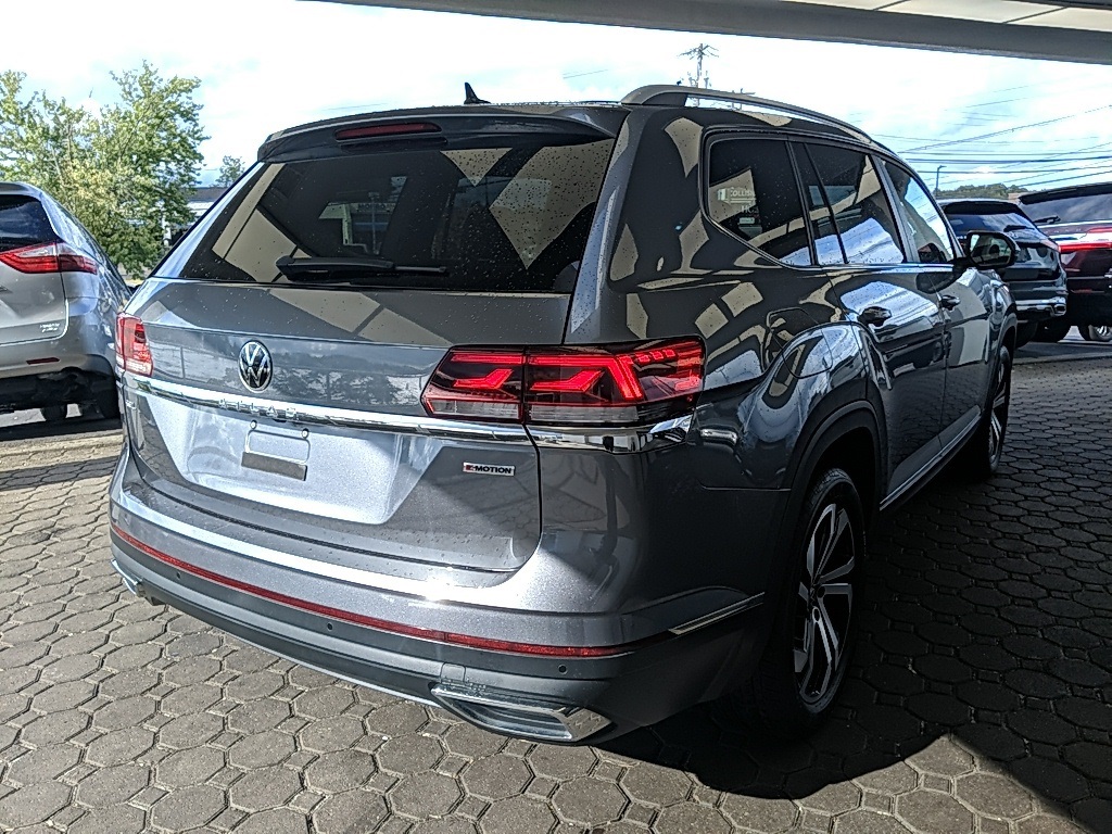 2022 Volkswagen Atlas SEL photo 4
