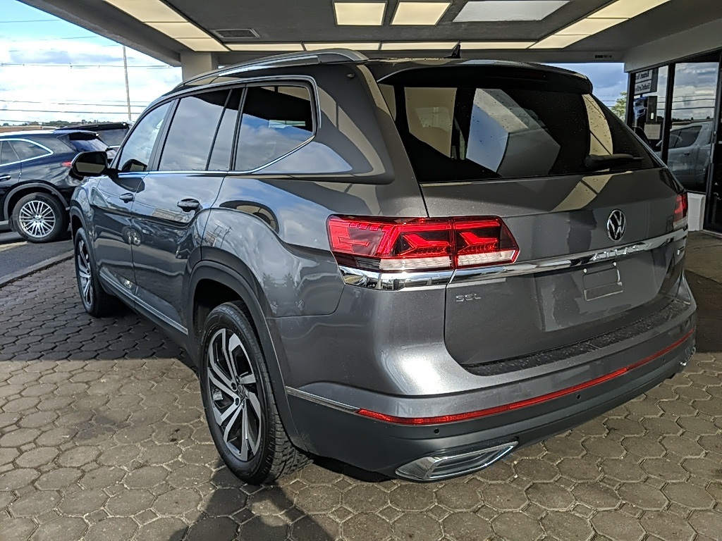 2022 Volkswagen Atlas SEL photo 6