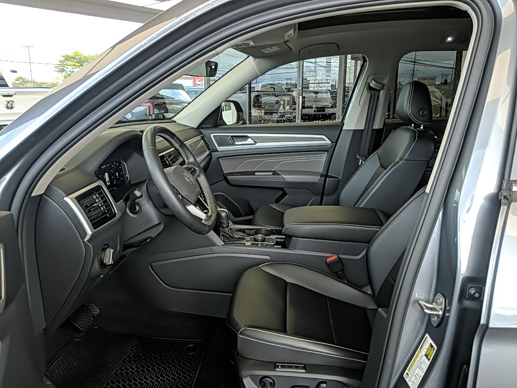 2022 Volkswagen Atlas SEL photo 10