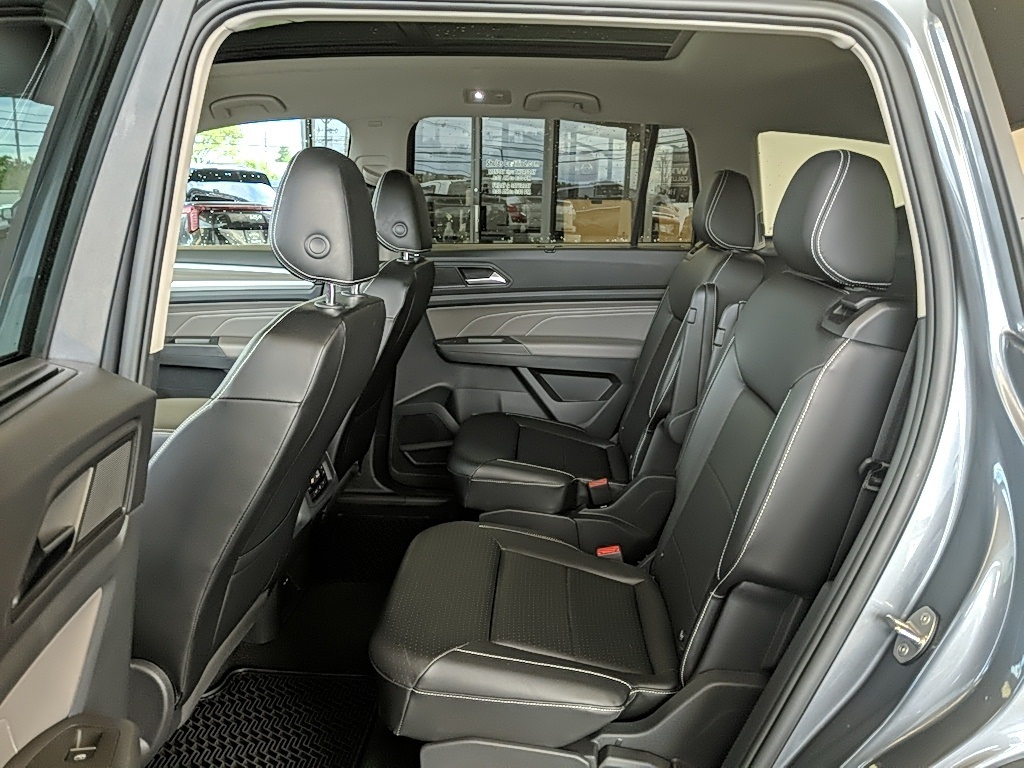 2022 Volkswagen Atlas SEL photo 11