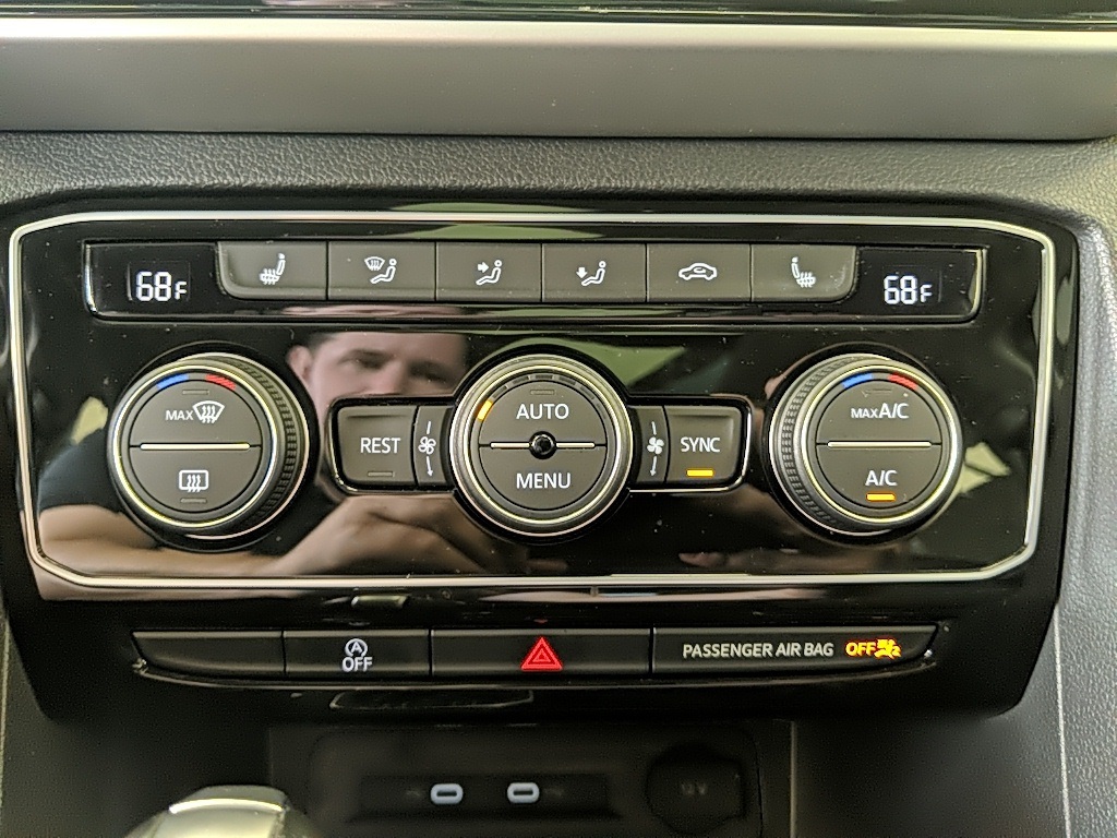 2022 Volkswagen Atlas SEL photo 18