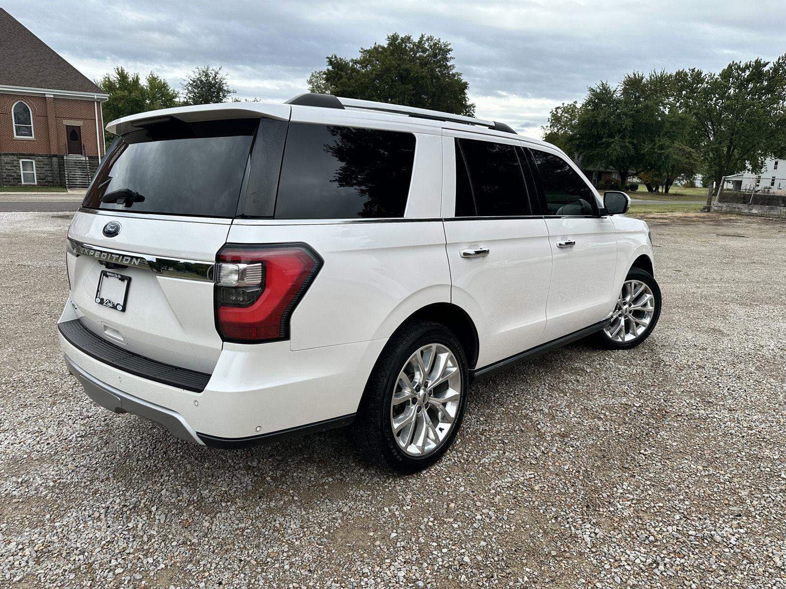 2018 Ford Expedition Limited photo 3