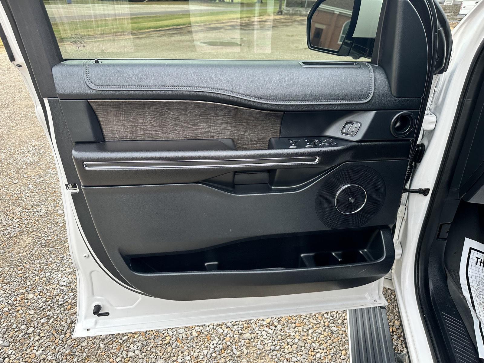 2018 Ford Expedition Limited photo 9
