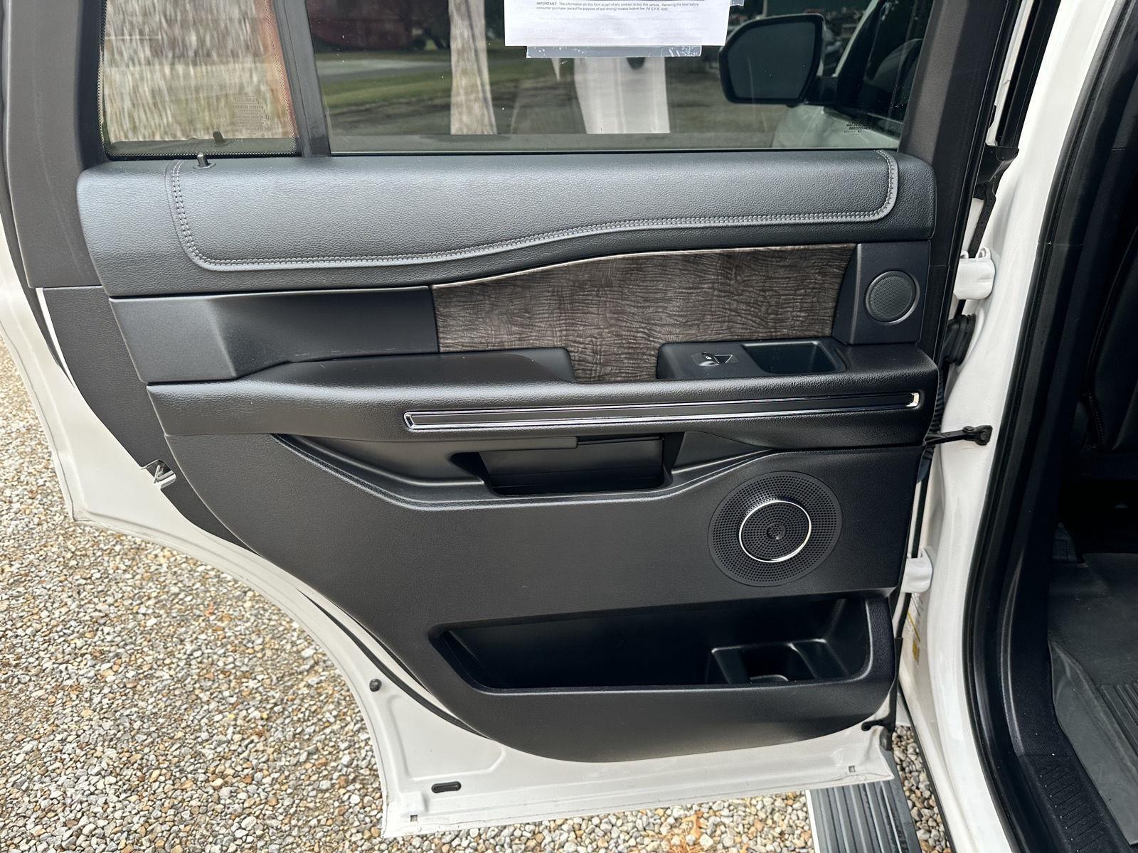 2018 Ford Expedition Limited photo 12