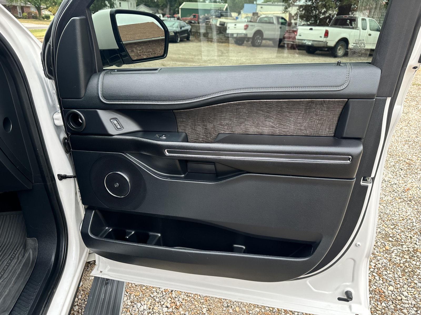 2018 Ford Expedition Limited photo 26