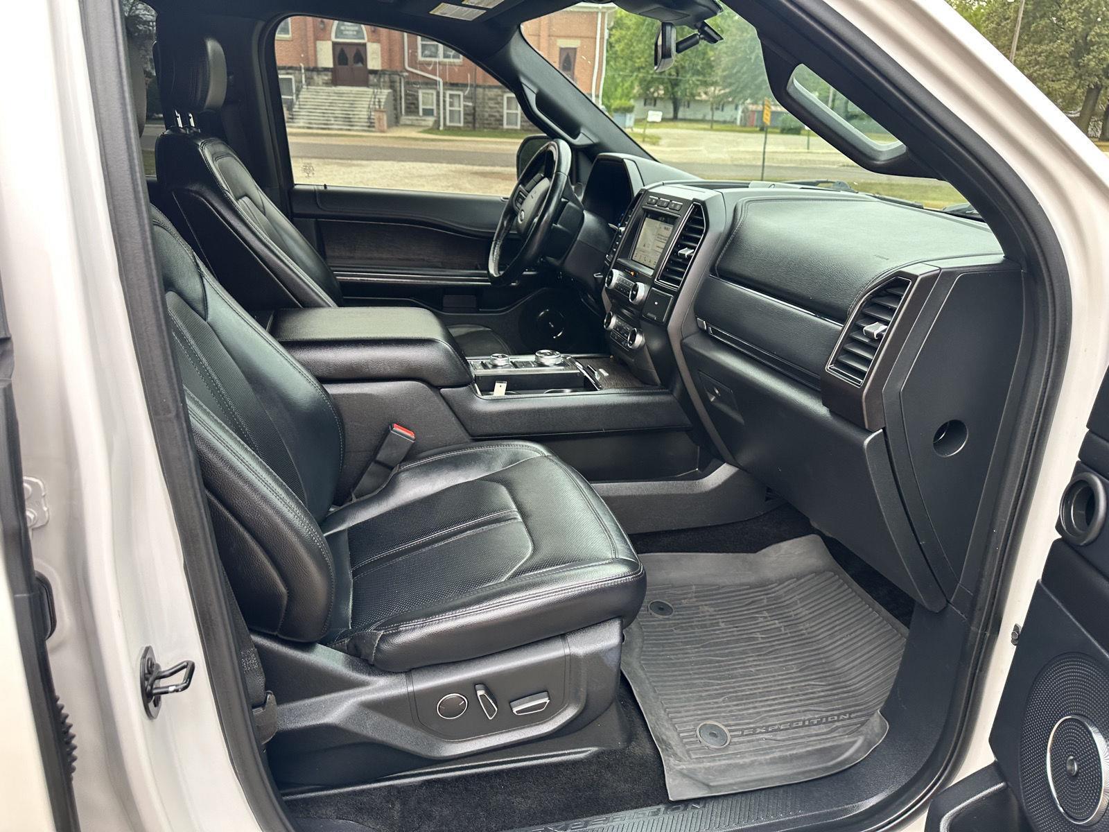 2018 Ford Expedition Limited photo 27