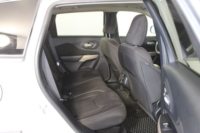 2017 Jeep Cherokee Latitude photo 14