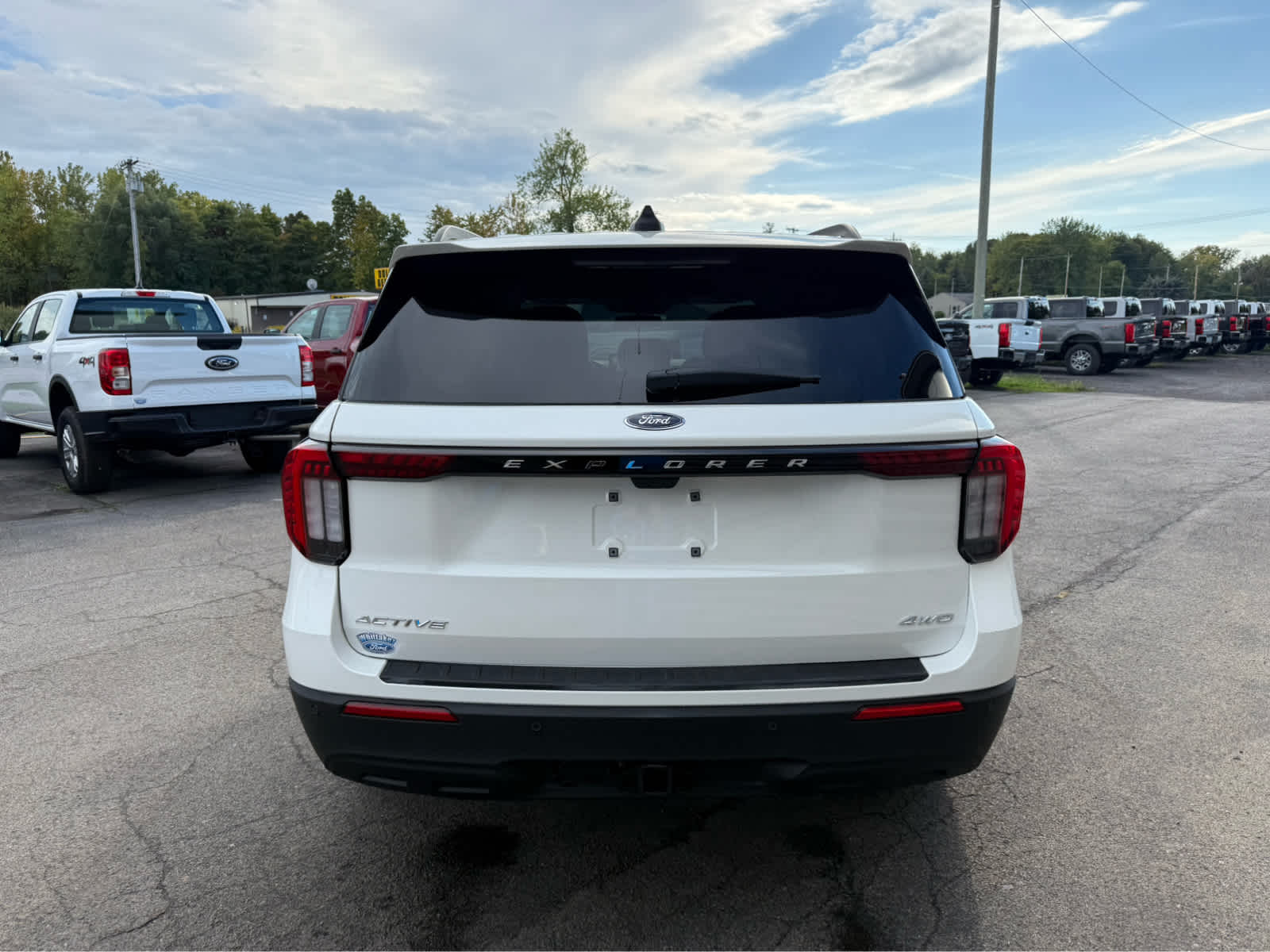 2025 Ford Explorer photo 2