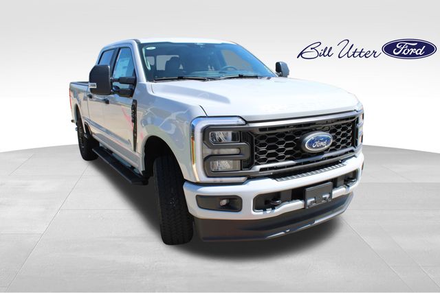 2026 Ford F-250 photo 2