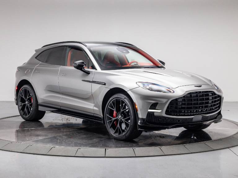2025 Aston Martin DBX 707