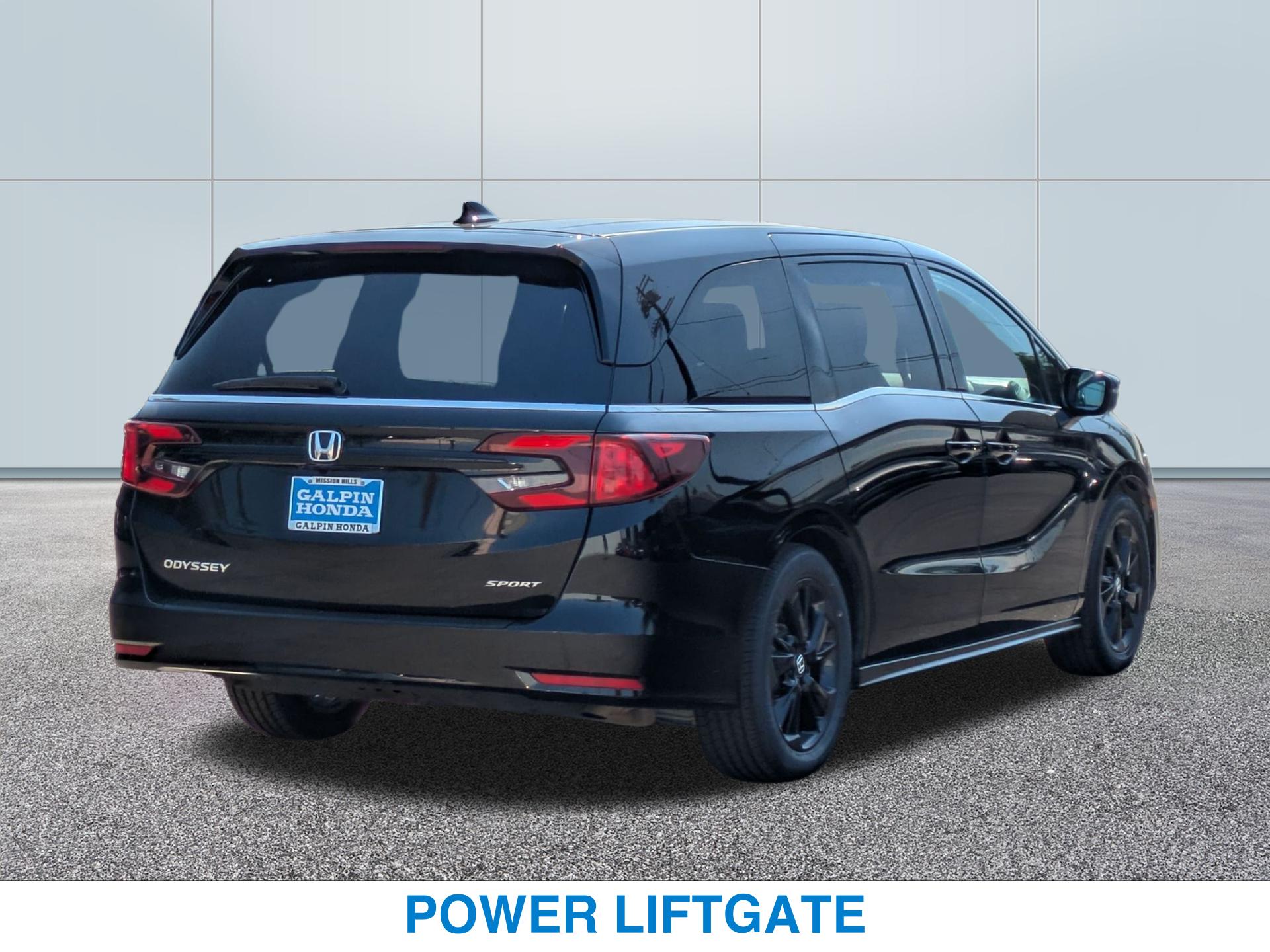 2023 Honda Odyssey Sport photo 2