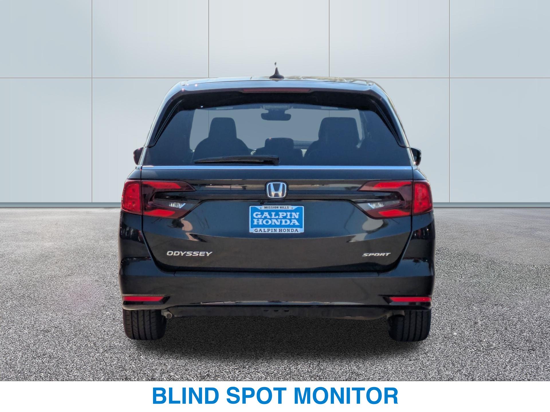 2023 Honda Odyssey Sport photo 3