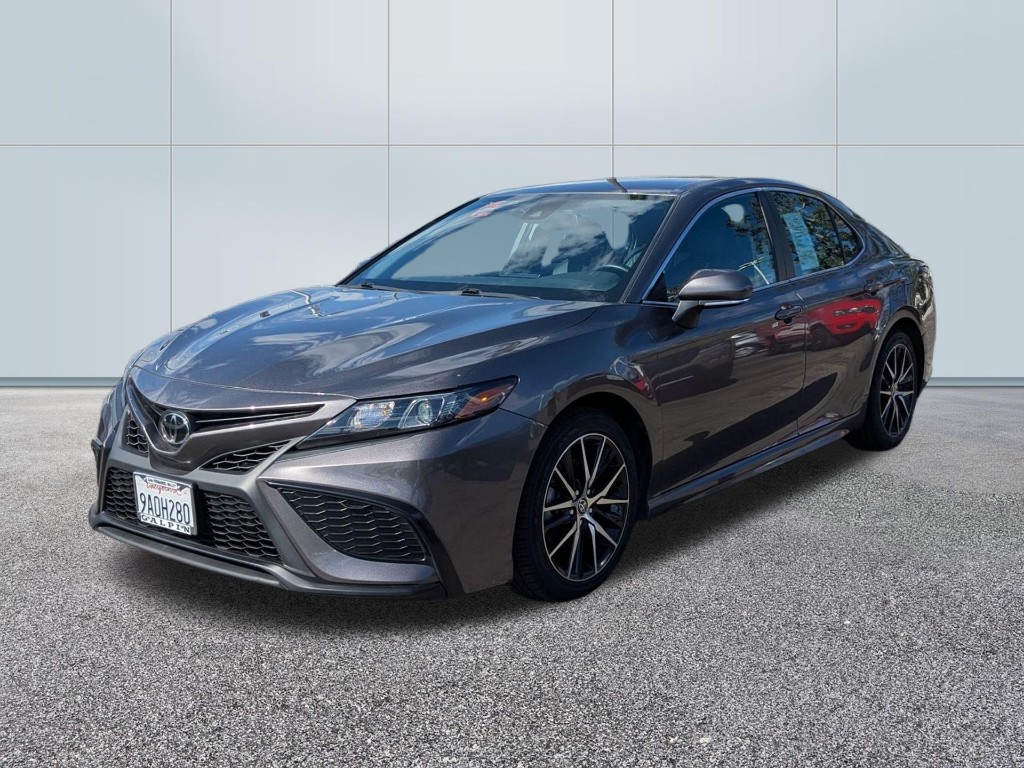 2022 Toyota Camry SE AWD