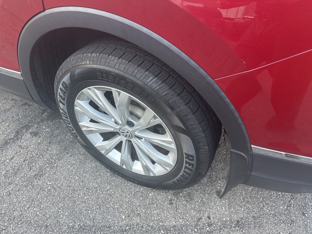 2018 Volkswagen Tiguan SE photo 9