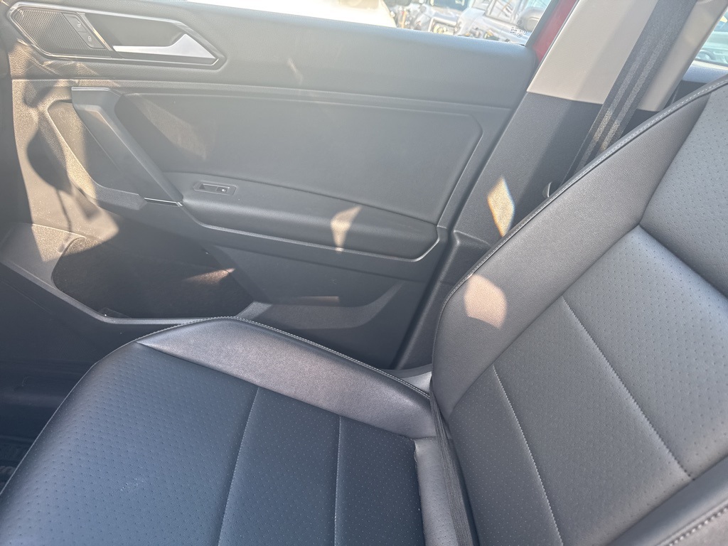 2018 Volkswagen Tiguan SE photo 16