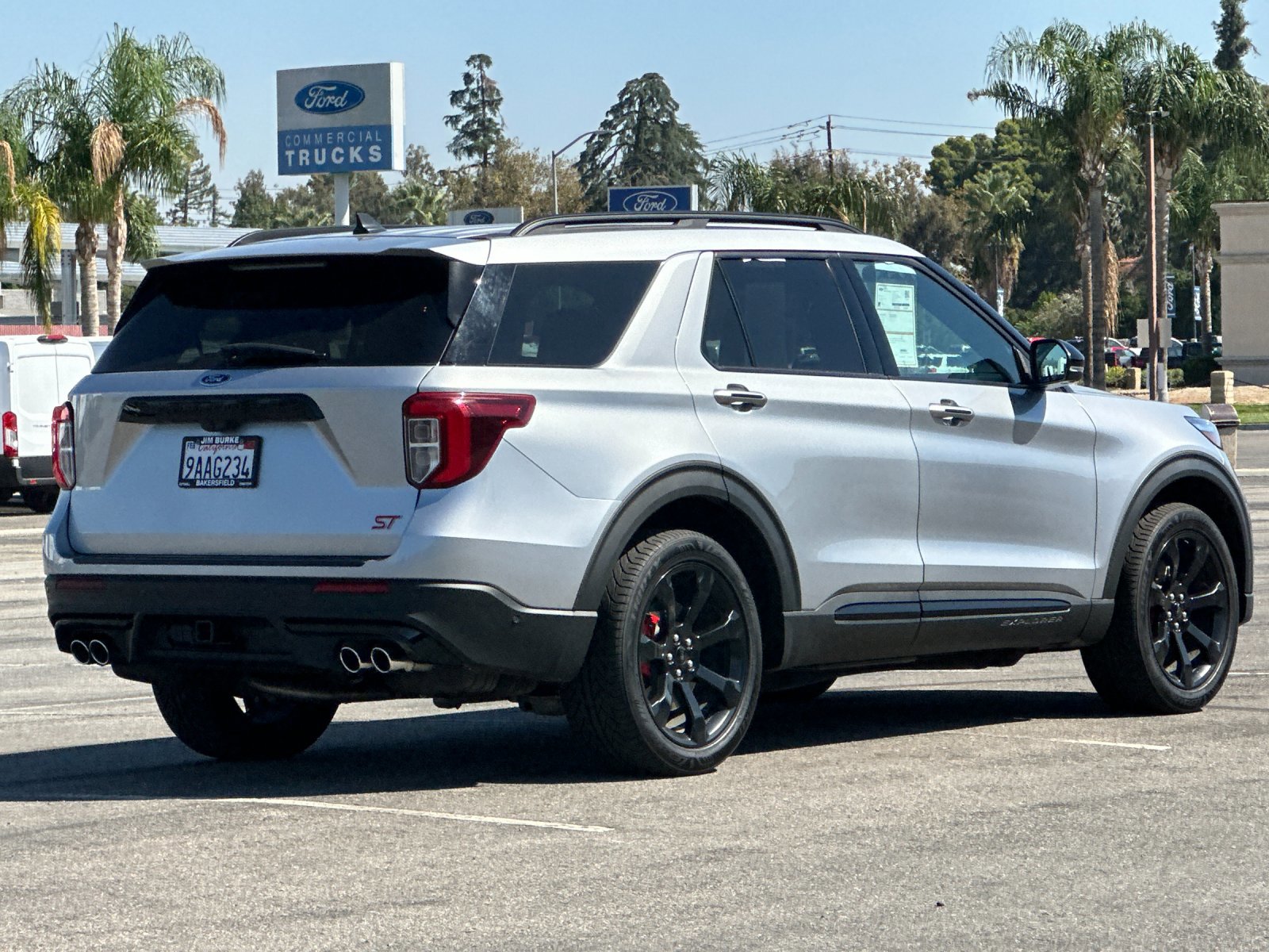 2022 Ford Explorer ST photo 2