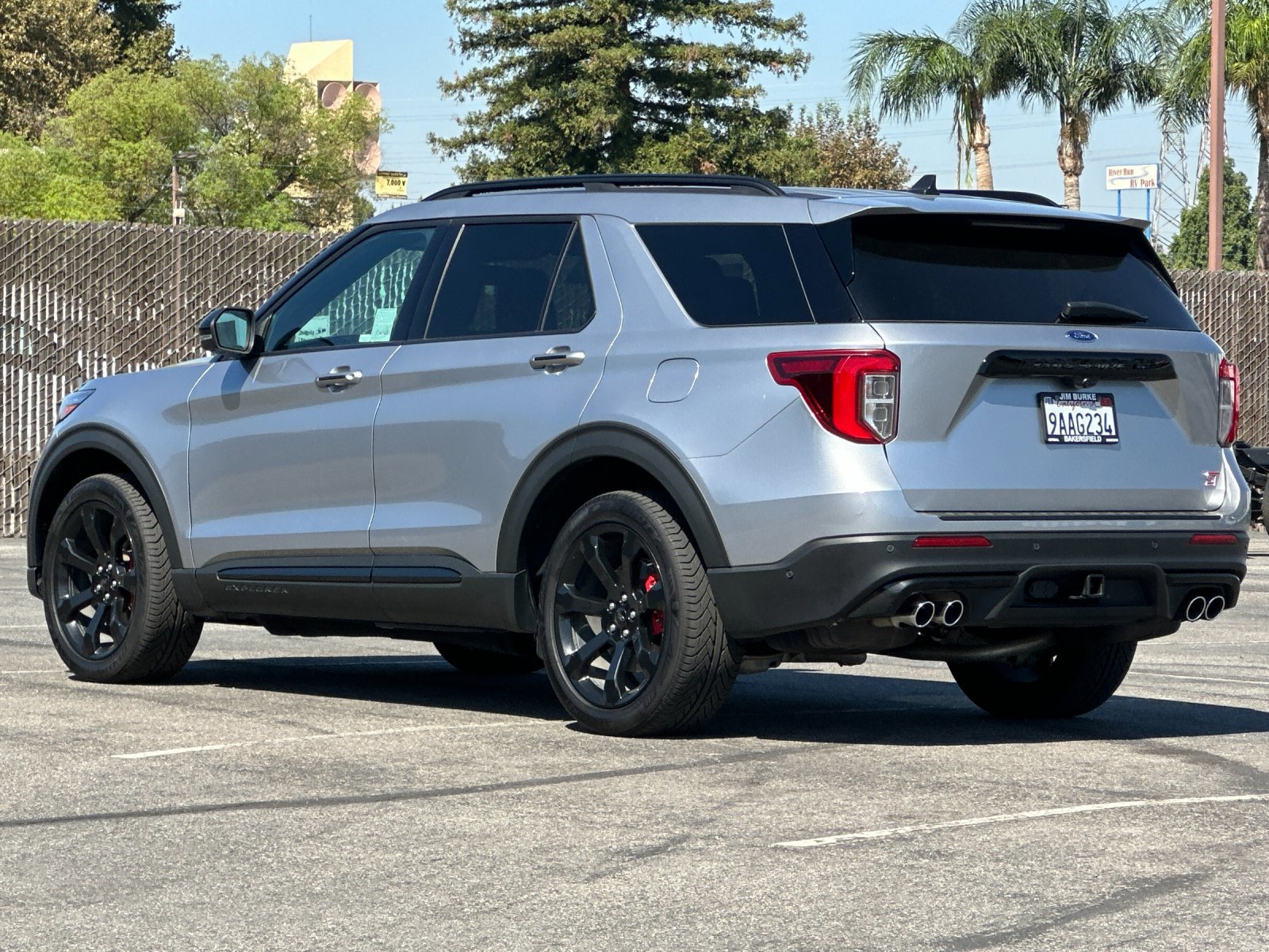 2022 Ford Explorer ST photo 4
