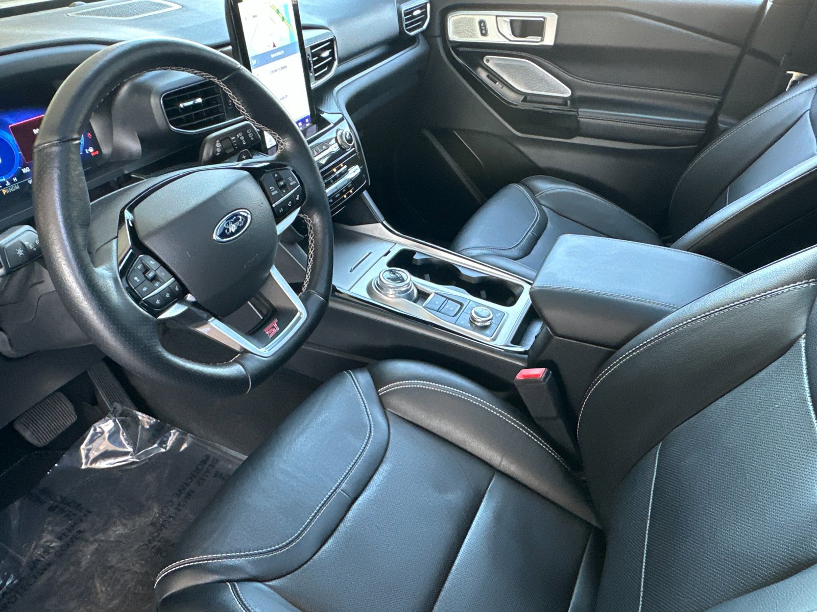 2022 Ford Explorer ST photo 8