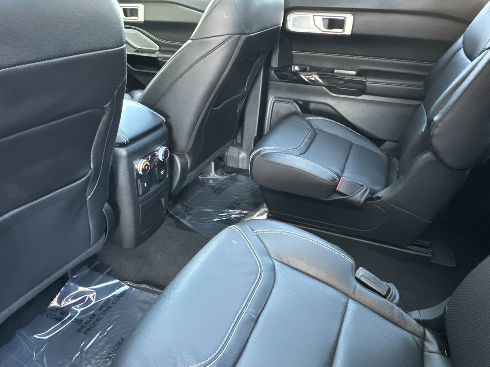2022 Ford Explorer ST photo 10