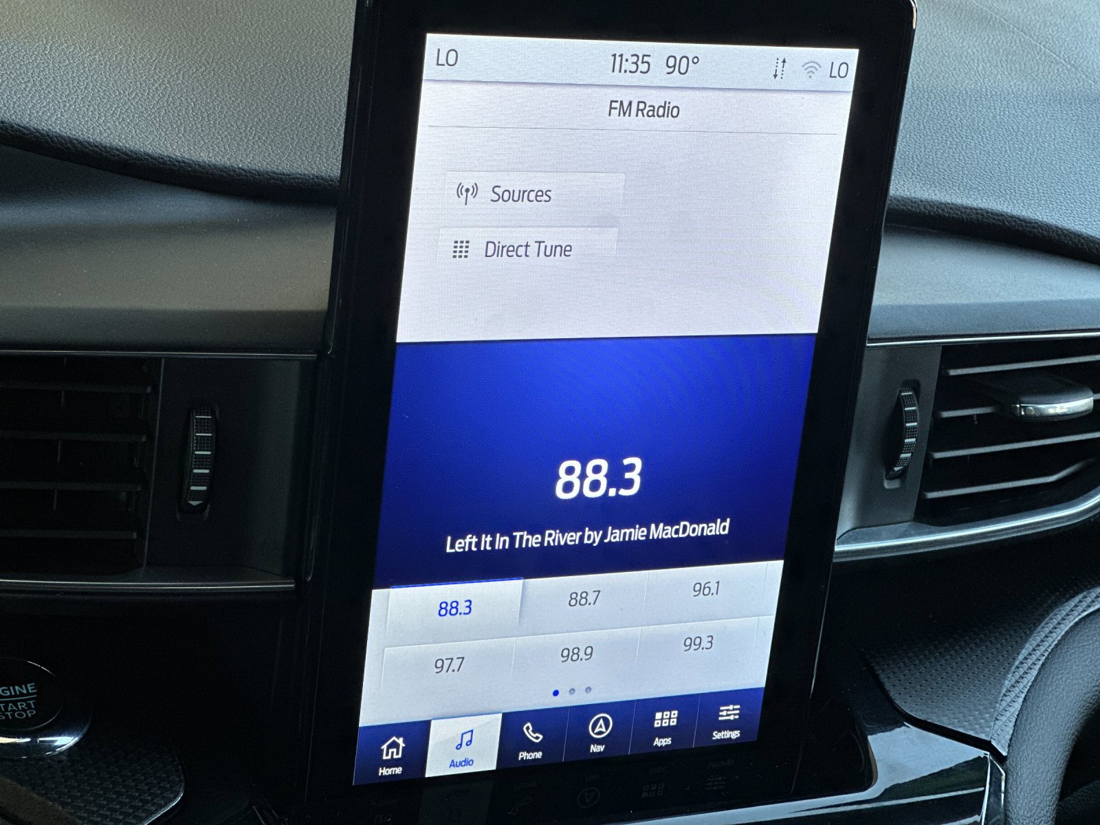 2022 Ford Explorer ST photo 16
