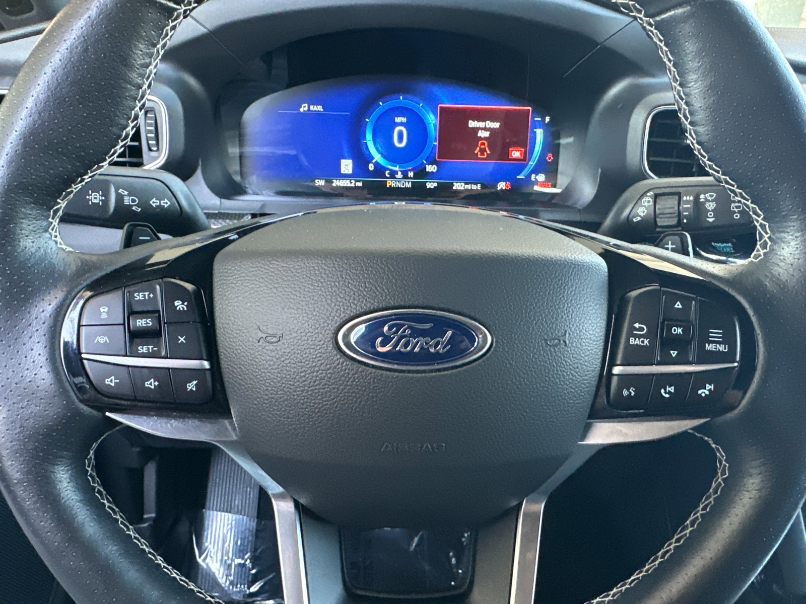 2022 Ford Explorer ST photo 22