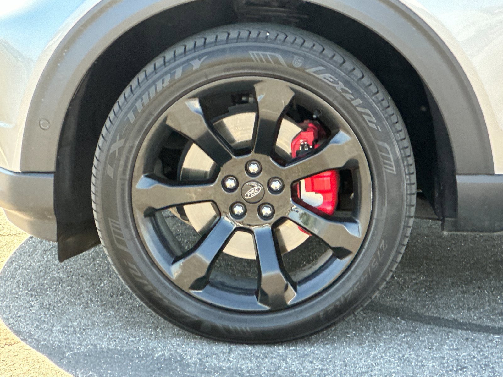2022 Ford Explorer ST photo 24