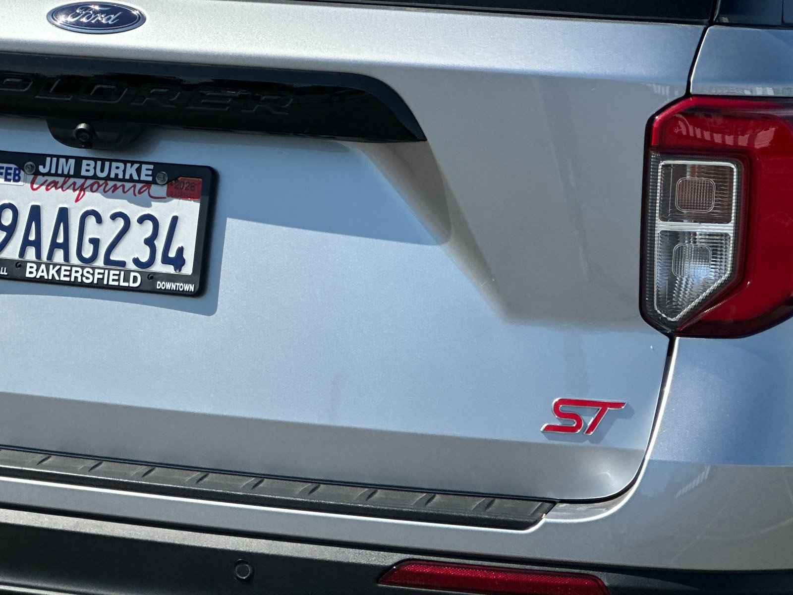 2022 Ford Explorer ST photo 25